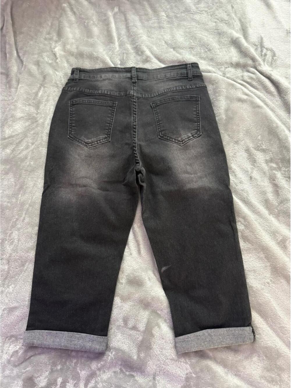 SHEIN Black Distressed Ankle Cropped Jeans - Picture 4 of 5
